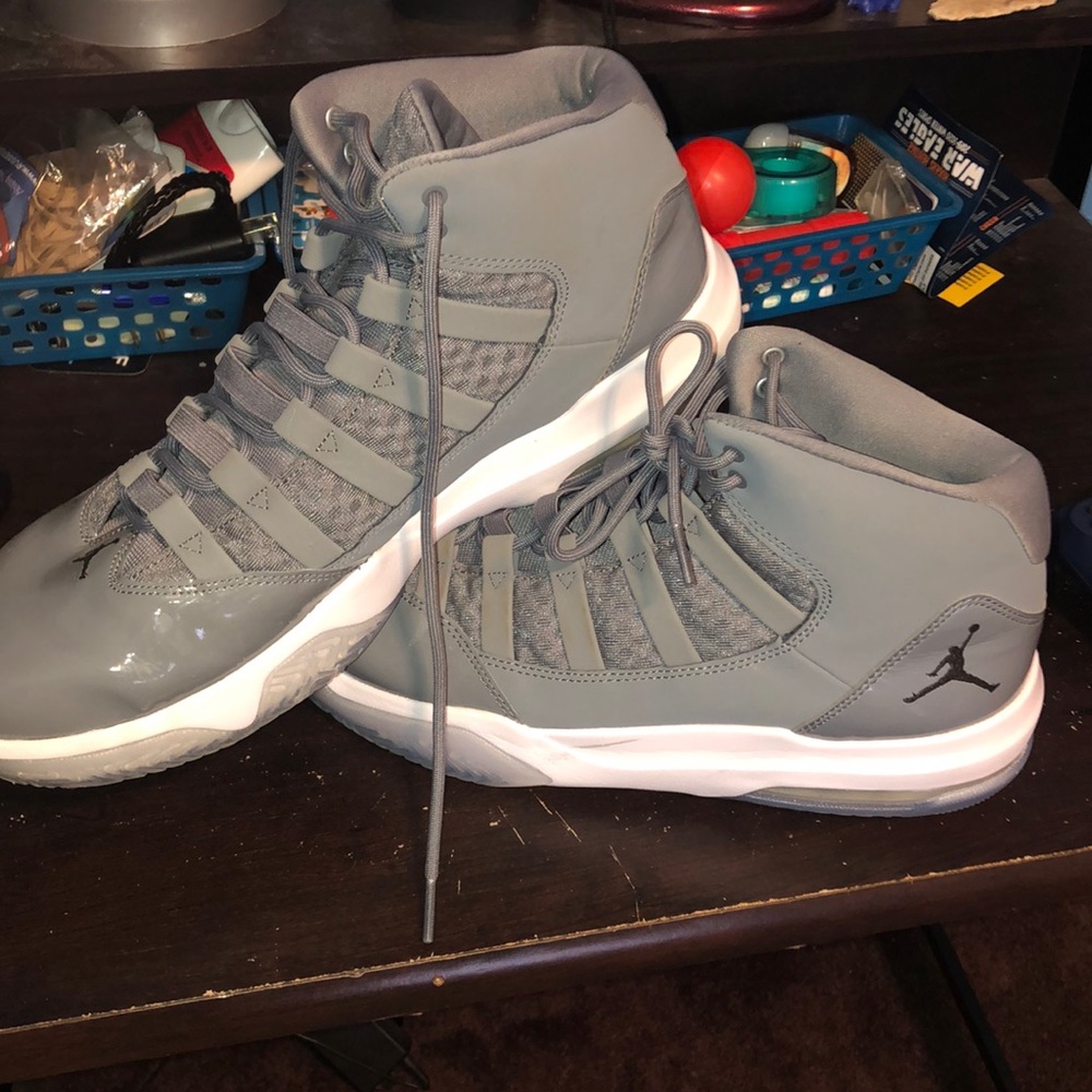 Jordan Aura basketball shoes size 12